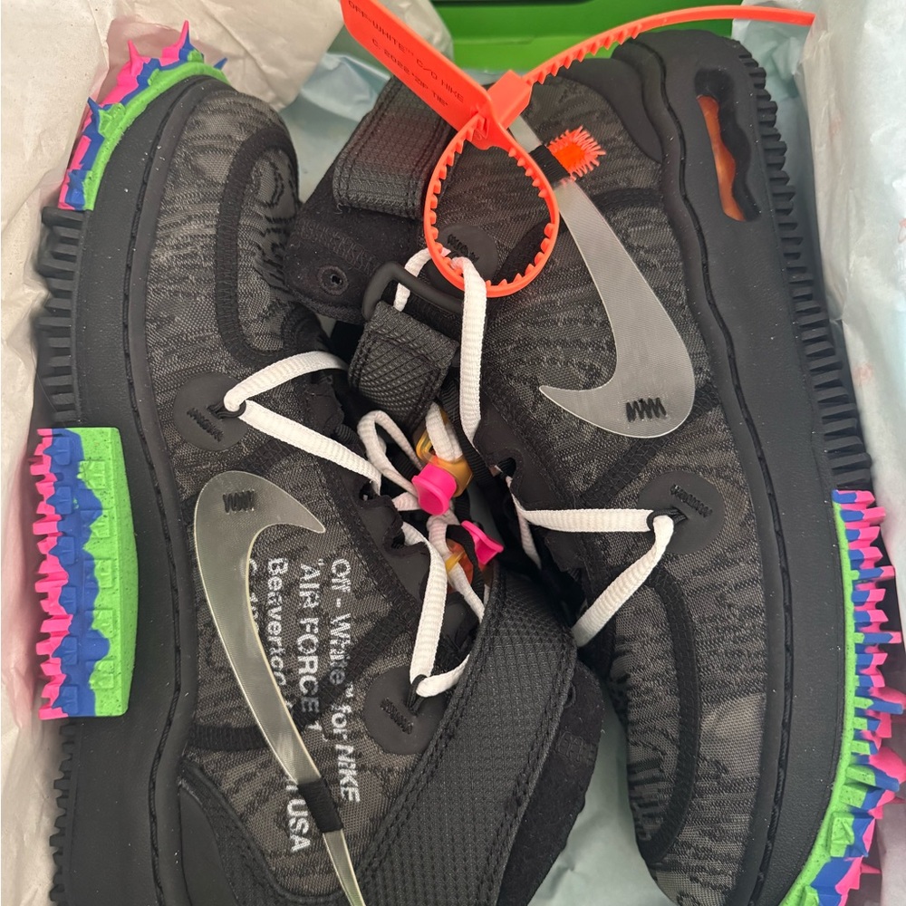 Nike c/o OFF-WHITE sneakers (worn once)